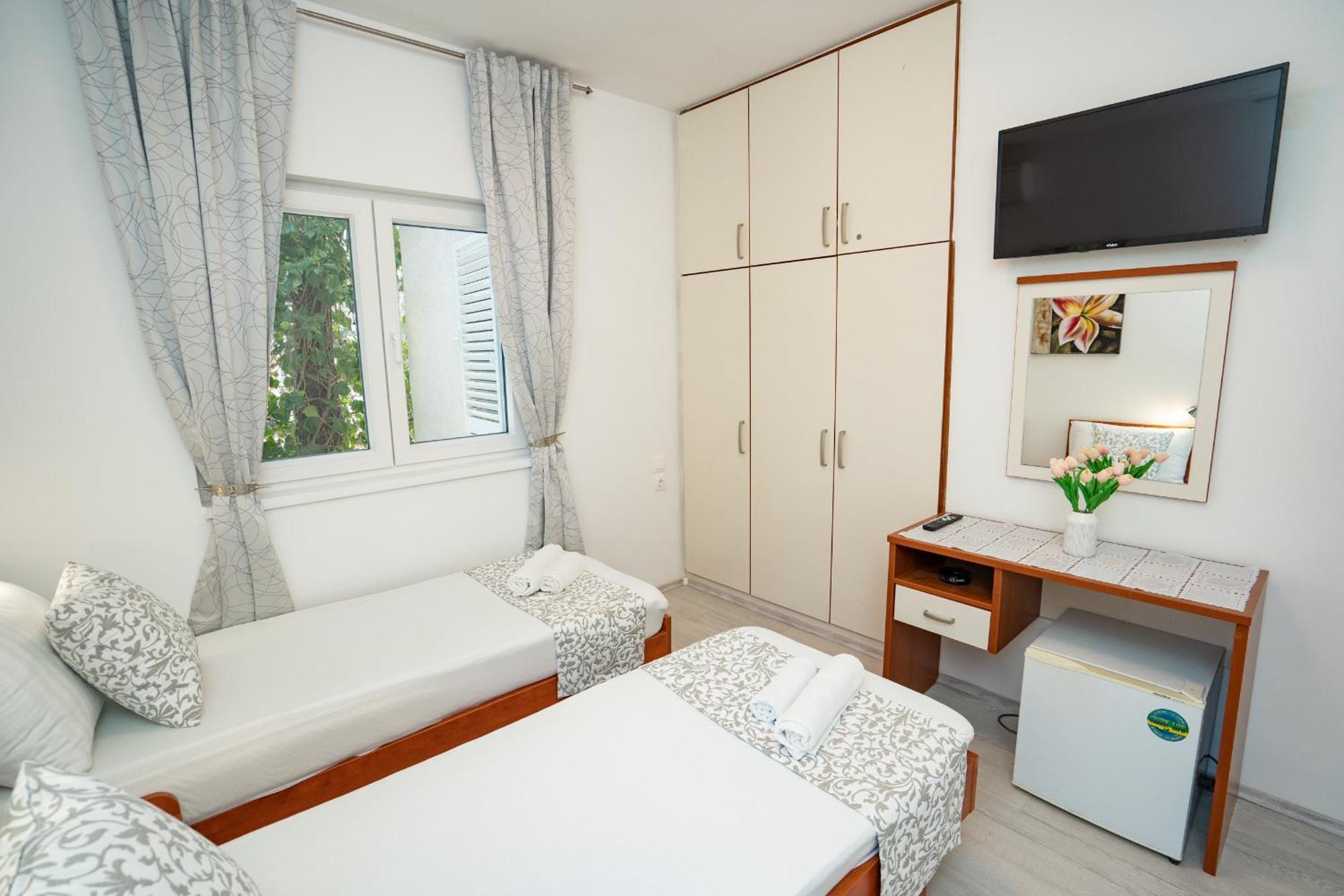 Pool Mansion Magnolia - Comfort Rooms Novalja Exterior foto